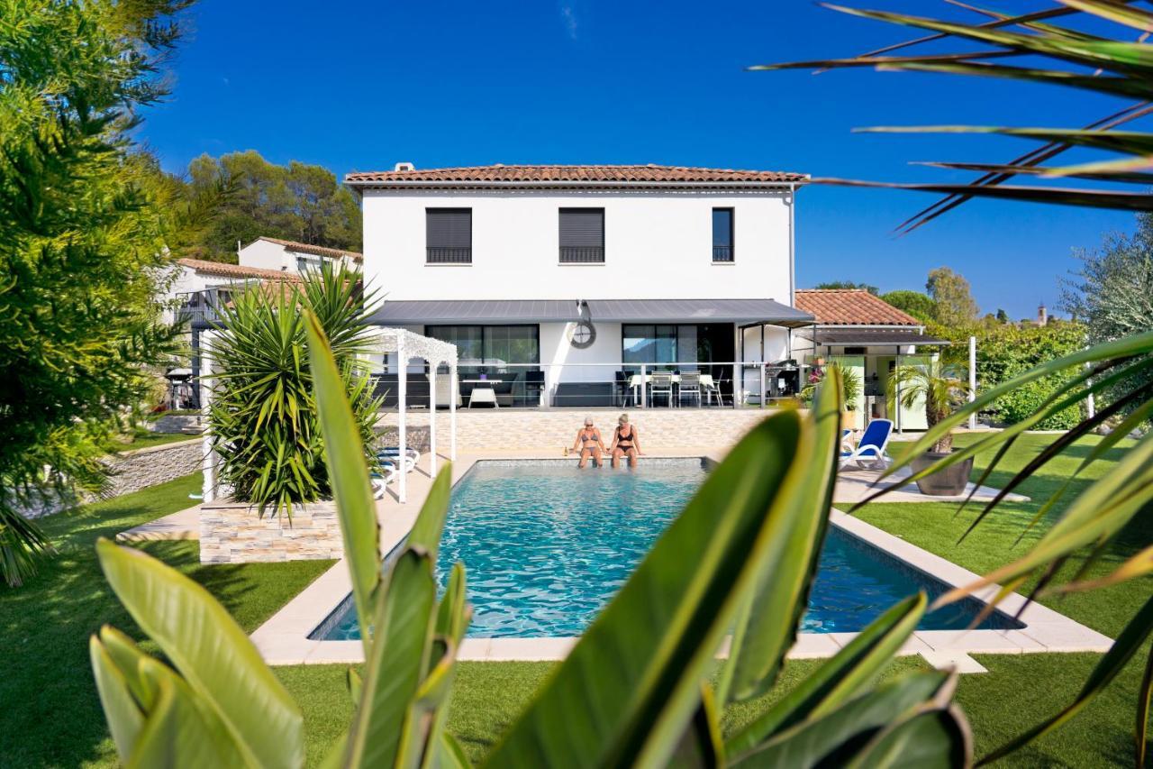 Villa Quietude Bagnols en Foret Bagian luar foto