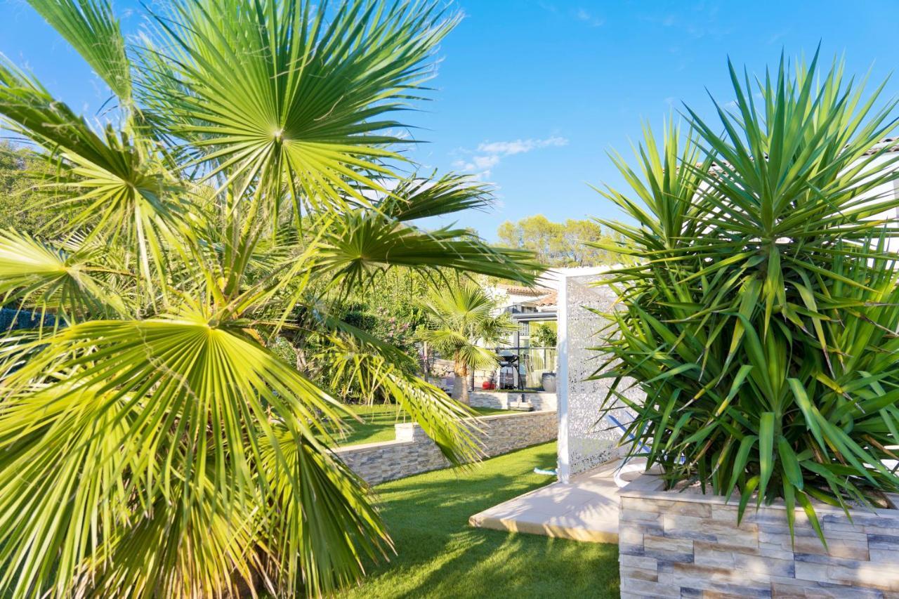 Villa Quietude Bagnols en Foret Bagian luar foto