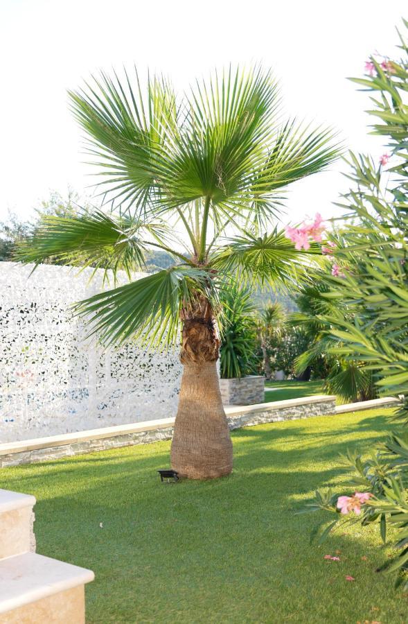 Villa Quietude Bagnols en Foret Bagian luar foto